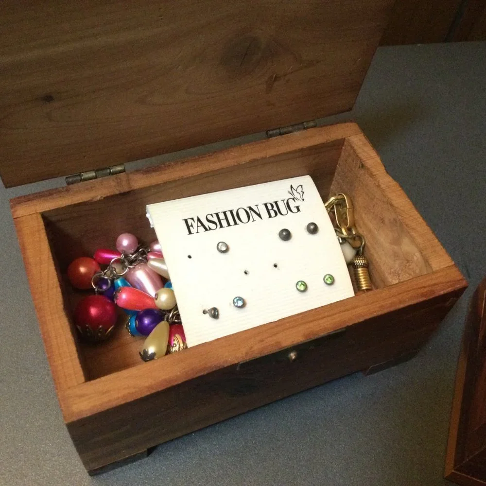 Mini Wood Box FULL of vintage earrings ONE BOX 5”x3”x2.5” - Picture 3 of 8
